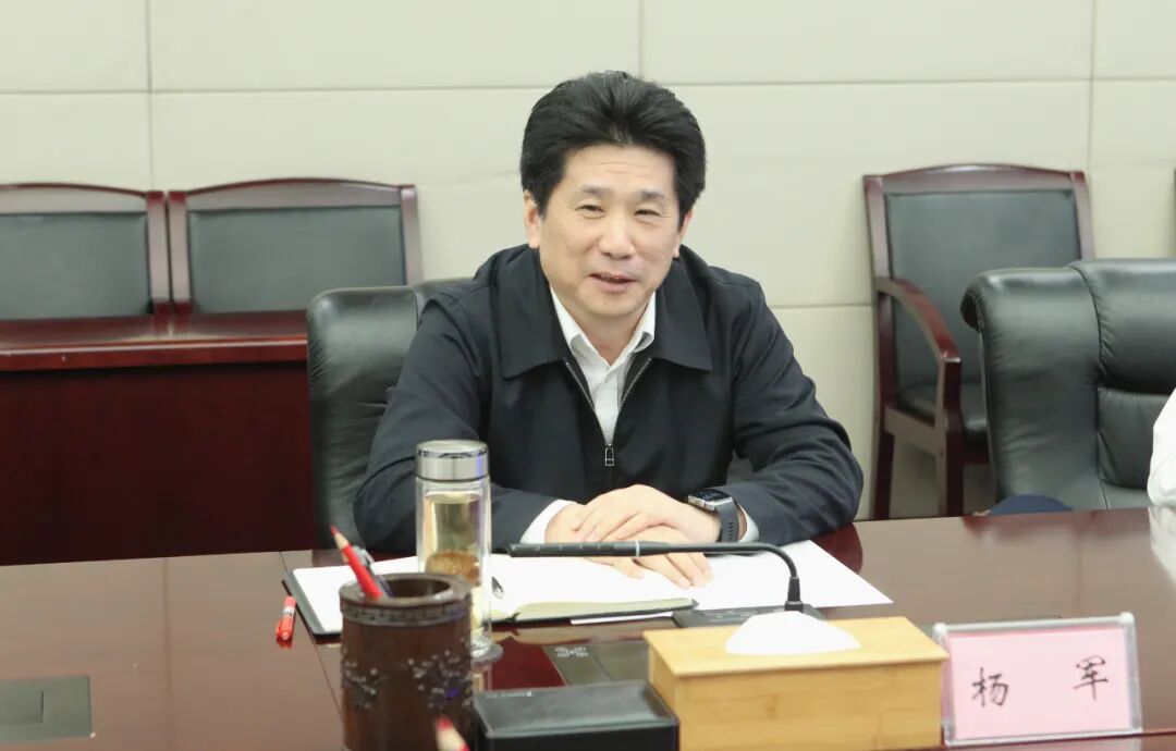 海螺水泥与安徽凤台县人民政府签约(图2) 海螺水泥与安徽凤台县人民政府签约(图2)