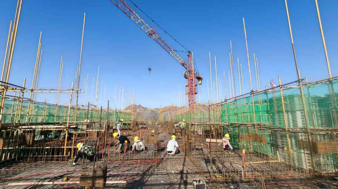 甘肃省建设投资:用坚守书写国庆祝福(图3) 甘肃省建设投资:用坚守书写国庆祝福(图3)