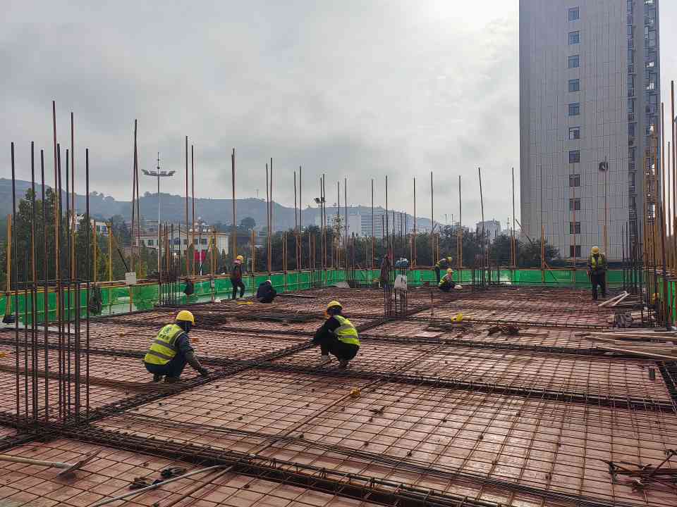 甘肃省建设投资:用坚守书写国庆祝福(图7) 甘肃省建设投资:用坚守书写国庆祝福(图7)
