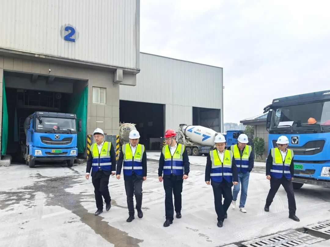 中建商砼董事长程敦竹一行赴南昌、合肥短期工作(图2) 中建商砼董事长程敦竹一行赴南昌、合肥短期工作(图2)