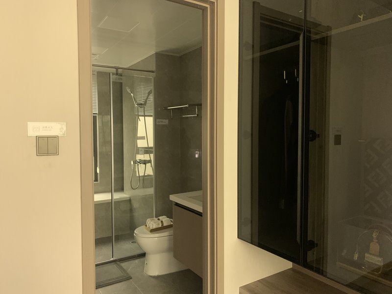 装修选择墙布还是乳胶漆，哪个更环保？