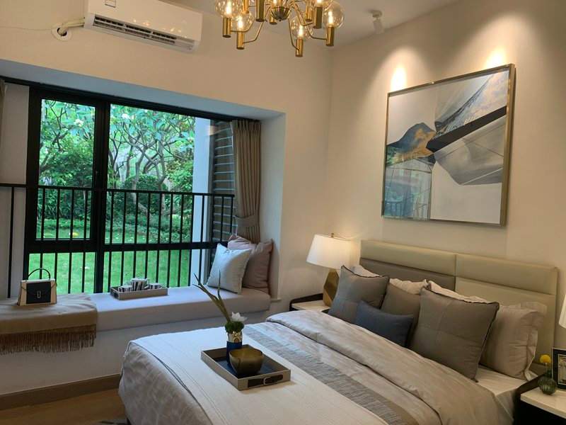 卧室墙纸和墙布的选择指南